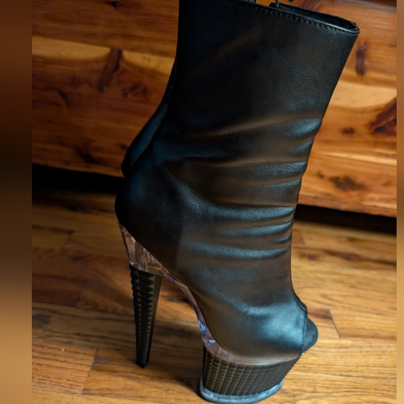 Pleaser Spectator Leather Heels - Picture 1 of 4